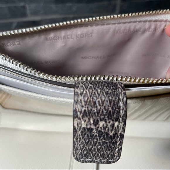 MICHAEL Michael Kors Jet Set Double Zip Wristlet - Picture 11 of 14